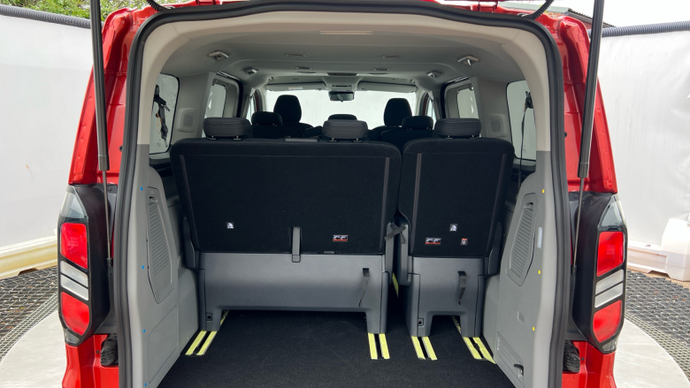 Ford Tourneo Custom 320 L1 Diesel Fwd 2.0 EcoBlue 150ps H1 Titanium 8 seater